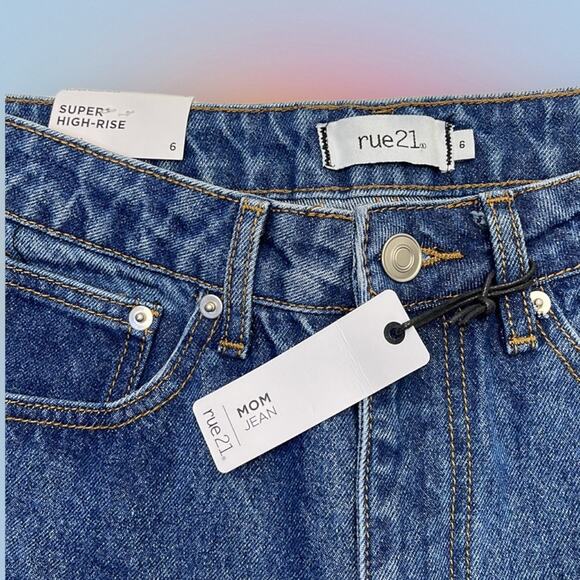 RUE 21 Women’s 6 Super High Rise MOM JEANS - Picture 5 of 6